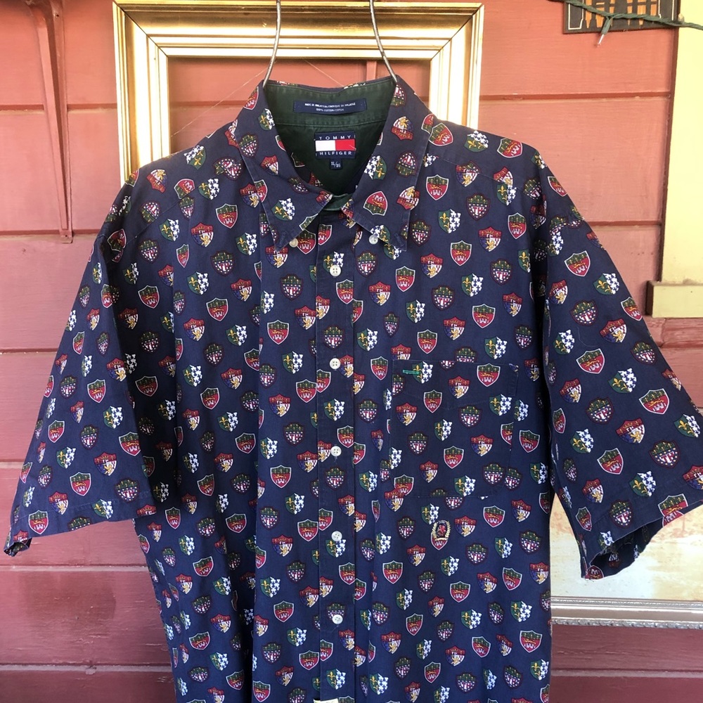 90’s Tommy Hilfiger “ shield’s “ collard